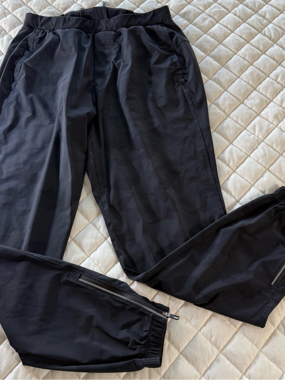 Lululemon Adapted State High Rise Camo Joggers Black Size 4